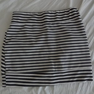 Cute Striped Mini Skirt S is being swapped online for free