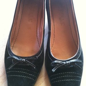 Genuine suede black low heels with little cute bows (size US 6, EU 36, UK 3.5) is being swapped online for free