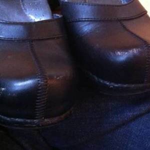 Dansko MaryJanes is being swapped online for free