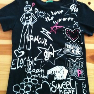 Benetton cotton t-shirt is being swapped online for free