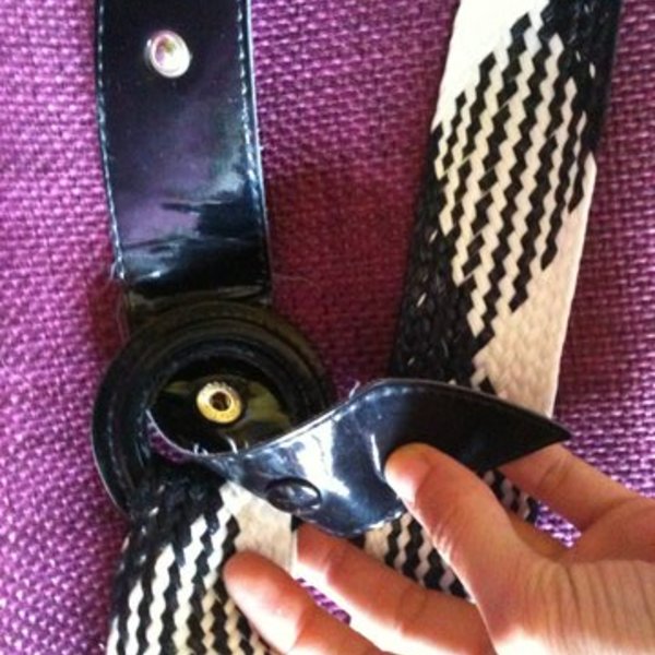 Black and white adjustable S/M belt is being swapped online for free