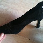 Black suede low-pumps size 5 (eu 35, UK 3) is being swapped online for free