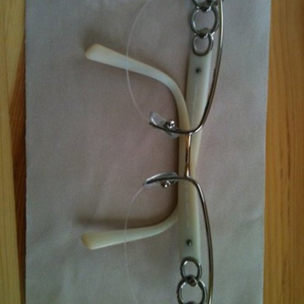 Ferragamo AUTHENTIC Italian frames with circle design and small swarovski crystals is being swapped online for free