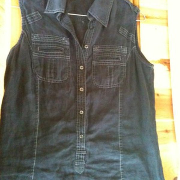 Penny Black 100%pure linen blue top size m is being swapped online for free