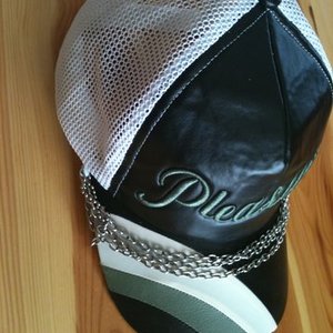 Terranova hat size adjustable size is being swapped online for free