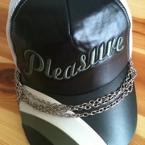 Terranova hat size adjustable size is being swapped online for free