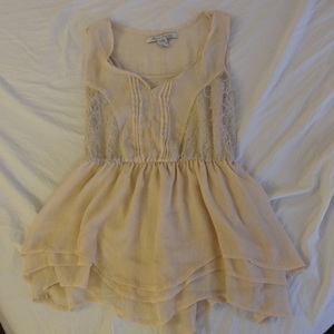 American Rag Flowy Top XS is being swapped online for free