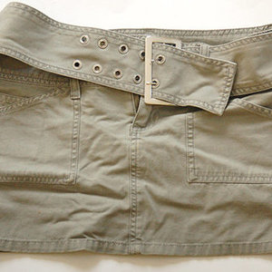 Weathervane army green skirt is being swapped online for free