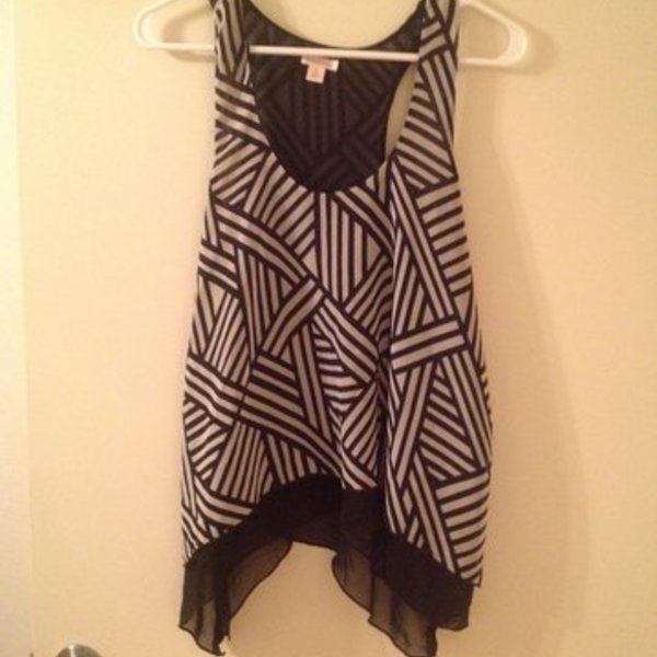 Black and White Tank is being swapped online for free