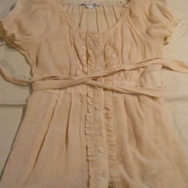 Modcloth/forever 21 lace top medium is being swapped online for free