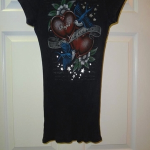 Sinful tee S is being swapped online for free