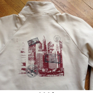 Twin Towers Decathlon sweater xs is being swapped online for free