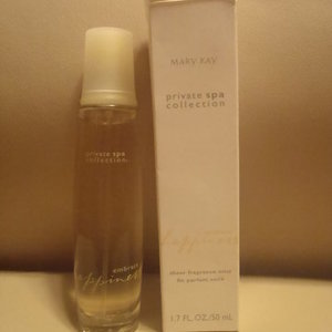 MARY KAY PRIVATE SPA HAPPINESS PERFUME  is being swapped online for free