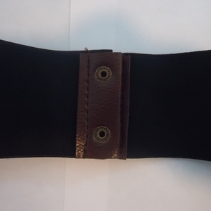 *NEW* The Limited black stretch belt M/L is being swapped online for free