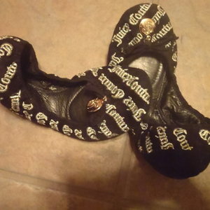 JUICY COUTURE LEATHER BALLET SLIPPERS  is being swapped online for free