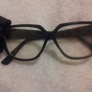 Rue21 bow glasses is being swapped online for free
