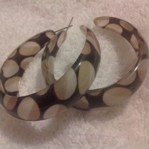 cute earings is being swapped online for free