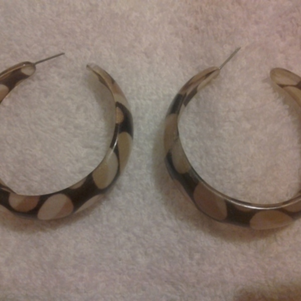 cute earings is being swapped online for free