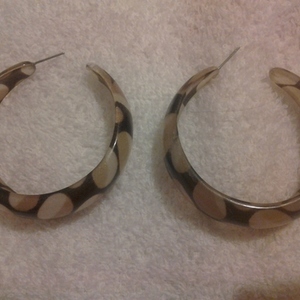 cute earings is being swapped online for free