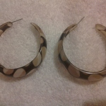 cute earings is being swapped online for free