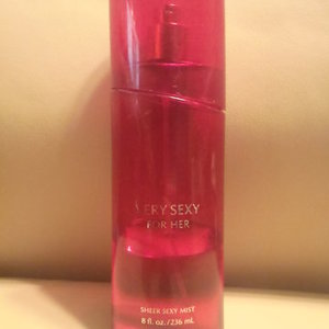 VERY SEXY FOR HER  is being swapped online for free