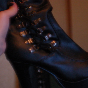 Vampire Gothic Platform Boots is being swapped online for free