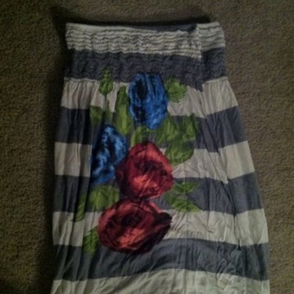 strapless shirt is being swapped online for free