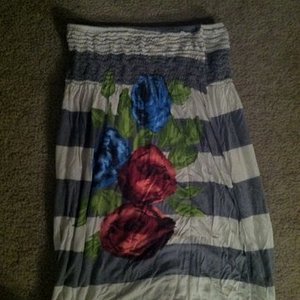 strapless shirt is being swapped online for free