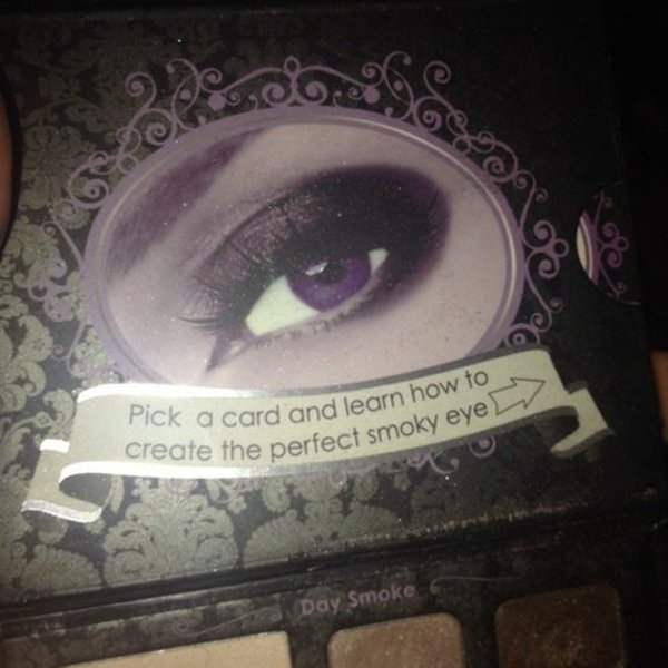 Too faced smokey eye palette  is being swapped online for free