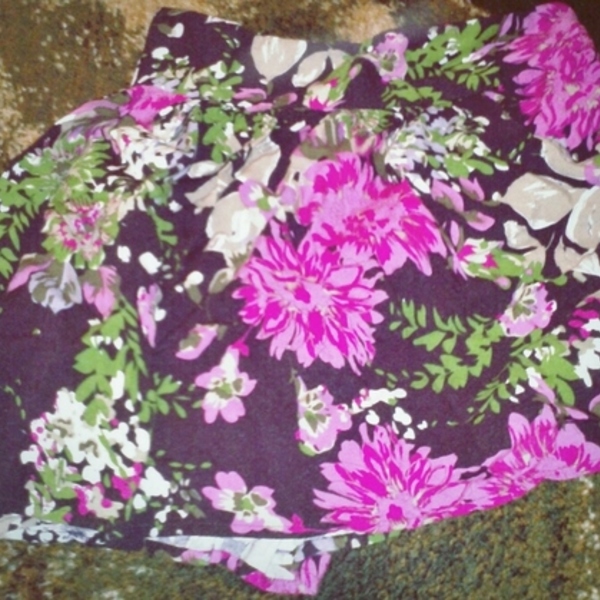 Flowery Skirt is being swapped online for free