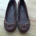 Brown Aldo Flats is being swapped online for free