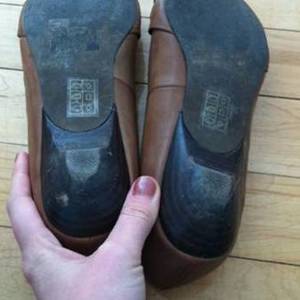 Brown Aldo Flats is being swapped online for free