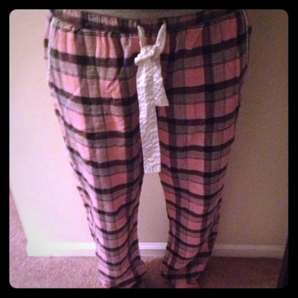 Vera Wang pj pants is being swapped online for free
