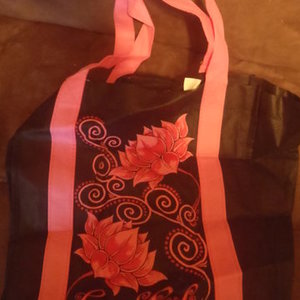  FREE WITH TRADE RECYCLE COSMO PROF BAG  is being swapped online for free