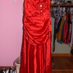 Red prom dress is being swapped online for free
