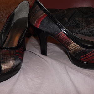 cute pair of heels is being swapped online for free