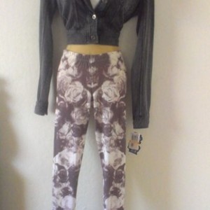 bdg floral leggings s is being swapped online for free