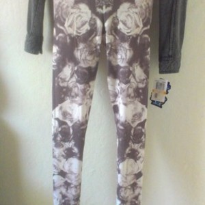 bdg floral leggings s is being swapped online for free