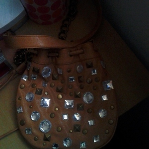 super cute cross over bag is being swapped online for free