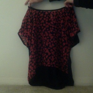 Pink heart tummy shirt is being swapped online for free