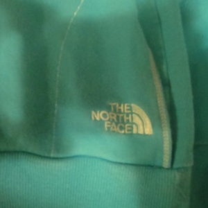 RE-REHASH NORTH FACE HOODIE  is being swapped online for free
