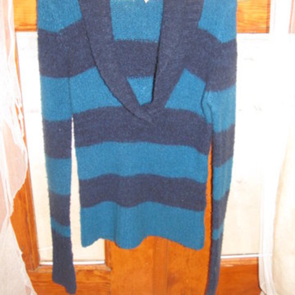 Arizona sweater is being swapped online for free