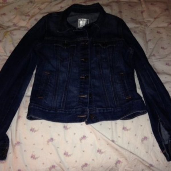old navy denim jacket is being swapped online for free