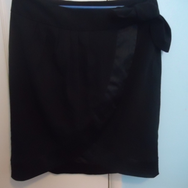 Worthington Skirt black 12 is being swapped online for free