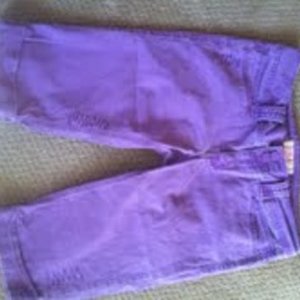 Candies Bramuda shorts/ capris is being swapped online for free