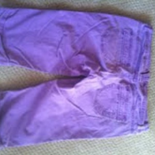 Candies Bramuda shorts/ capris is being swapped online for free