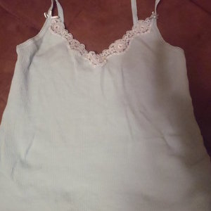 VICTORIA SECRET CAMI TOP (S) is being swapped online for free