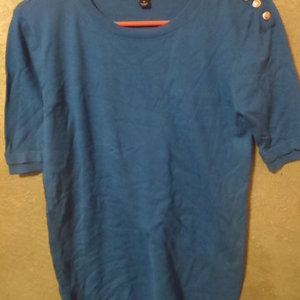 ANN TAYLOR TOP  is being swapped online for free