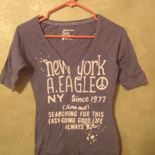 AMERICAN EAGLE (M) 3/4 SLEEVE SHIRT  is being swapped online for free
