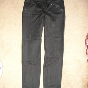 CL - Black skinny dress pants size M is being swapped online for free